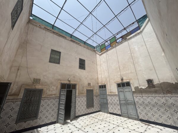 Riad + Douiria + Magasins – 490 000€